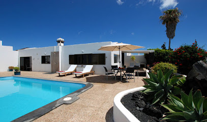casa-azmira-del-mar-los-cocoteros-lanzarote.j