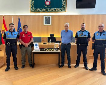 La Policía Local de Tías incorpora cuatro nuevas pistolas eléctricas para reforzar la seguridad ciudadana