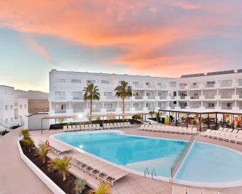 PISCINA-CORAL-AEQUORA-LANZAROTE-SUITES-2