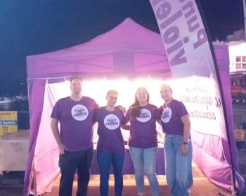 El Punto Violeta de las fiestas de Puerto del Carmen atendió directamente a 351 personas