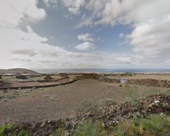 apartamento-con-piscina-en-los-topes-tias-lanzarote