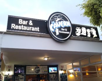 cavern-bar-and-restaurant-costa-teguise-lanzarote