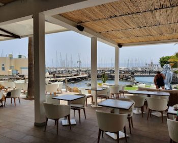 coctelería-oasis-marina-bay-playa-blanca-lanzarote-clublanzarote