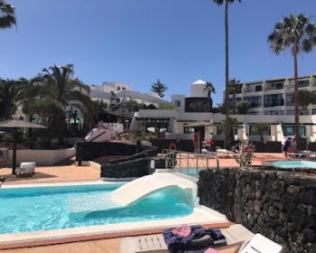 complejo-playa-roca-costa-teguise-lanzarote