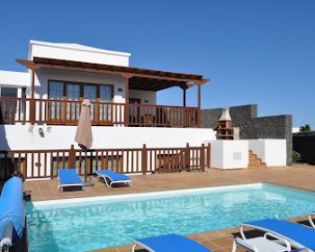 villa-esmeralda-playa-blanca-lanzarote-clublanzarote